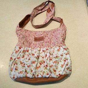 Wall Flower crossbody bag 💟